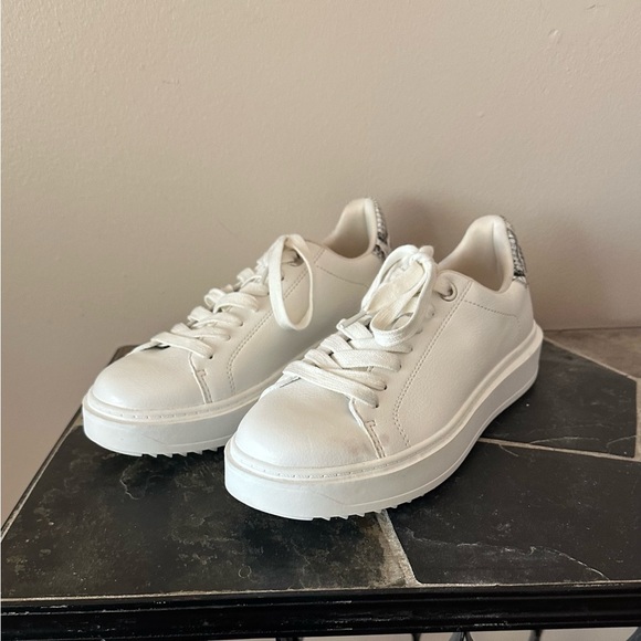 Steve Madden Catcher Sneakers Size 9.5 - Picture 1 of 7